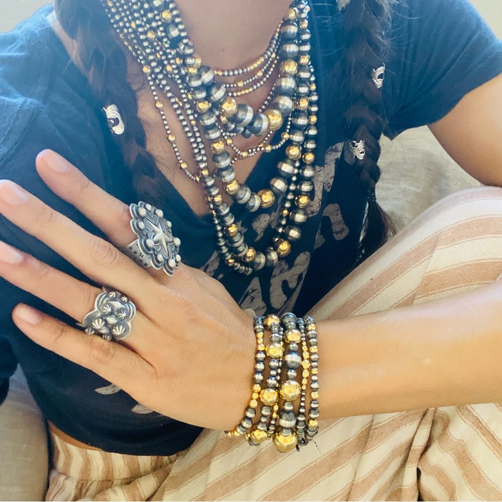 ♥️ Native Strung ♥️ Sterling Silver & 18k Gold Plated Machine Pearls Bracelet - Picture 8 of 11